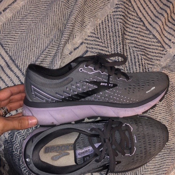 Brooks ghost shoes size 6 - Picture 11 of 13